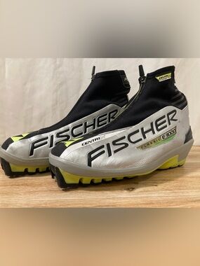Fischer Centrix Classic C9000 SNS Pilot XC Ski Boots EU 42.5 Narrow Fit